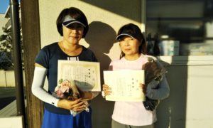 第1483回　関町ローンテニスクラブ　女子ダブルス準優勝:東・粕谷ペア