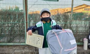 第53回　関町ローンテニスクラブ　小学生男子10歳以下優勝:小林 瑞舜選手