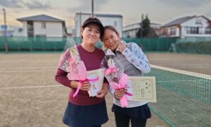 第2015回　善福寺公園テニスクラブ　女子ダブルス優勝:重満・西口ペア