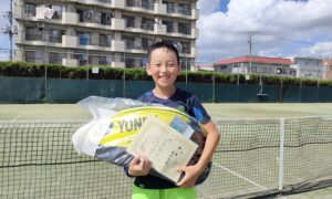 第55回　桜台テニスクラブ　小学生12歳以下優勝:菅沼 悠哉選手