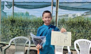 第56回　関町ローンテニスクラブ　小学生男子12歳以下準優勝:小林 健太選手