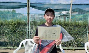 第56回　関町ローンテニスクラブ　小学生男子12歳以下優勝:村上 晴哉選手