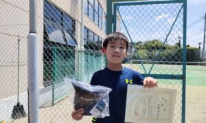 2022　緑ヶ丘クローバージュニアテニストーナメント(審査大会)12歳以下男子優勝:高橋 勝志選手