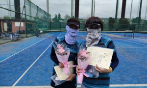 第2084回　サンライズテニススクール調布校　女子ダブルス優勝:渡辺・水野ペア
