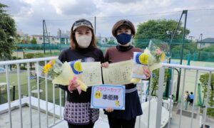 第2112回　善福寺公園テニスクラブ　女子ダブルス準優勝:吉野・水戸ペア
