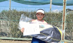 第60回　関町ローンテニスクラブ　小学生女子10才以下シングルス優勝:石井 杏奈選手