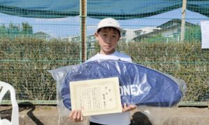 第60回　関町ローンテニスクラブ　小学生男子12才以下シングルス優勝:稲冨 響介選手