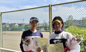 第2127回　関町ローンテニスクラブ　女子ダブルス優勝:岡部・河崎ペア