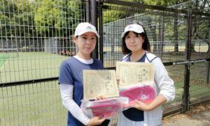 第4回　小金井公園テニスコート　女子ダブルス優勝:新島・高塚ペア