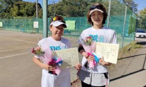第2204回　桜田倶楽部 東京テニスカレッジ　女子ダブルス準優勝:西村・林ペア