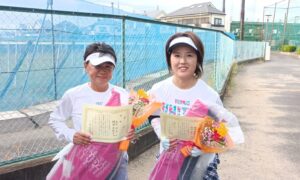 第2226回　サンライズテニススクール調布校　女子ダブルス優勝:西村・福岡ペア