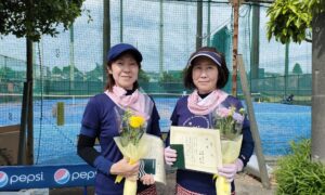 第2357回　サンライズテニススクール調布校　女子ダブルス優勝:佐藤・小林ペア