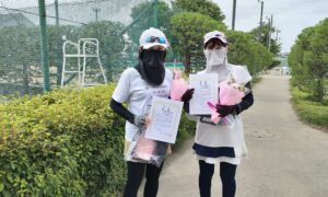 第2567回　善福寺公園テニスクラブ　女子ダブルス優勝:尾林・小池ペア
