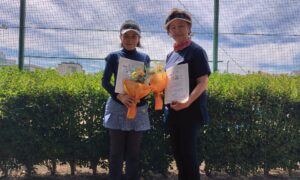 第2615回　善福寺公園テニスクラブ　女子ダブルス準優勝:庄司・鎌形ペア
