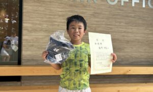 第71回　MUFG PARKテニスコート　小学生男女混合10才以下シングルス準優勝:佐竹千晃選手