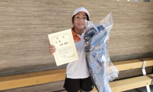 第71回　MUFG PARKテニスコート　小学生男女混合12才以下シングルス優勝:山本彩愛選手