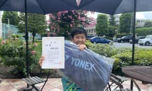 第74回　緑ヶ丘テニスガーデン　小学生男子10才以下シングルス優勝:中村文美選手